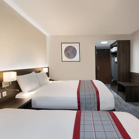 Ramada By Wyndham Leeds East-2